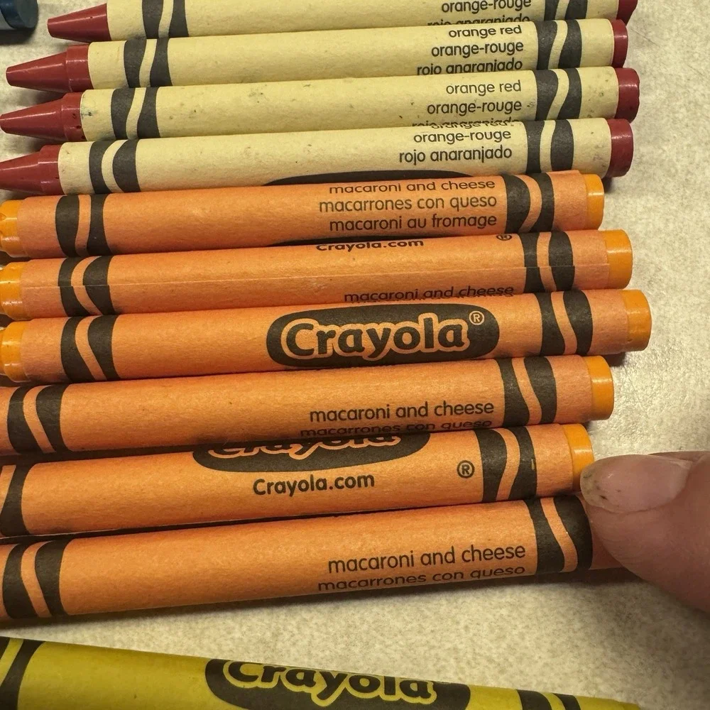 Lot of 31 CRAYOLA Crayons Retired Discontinued Colors And More loose NEW